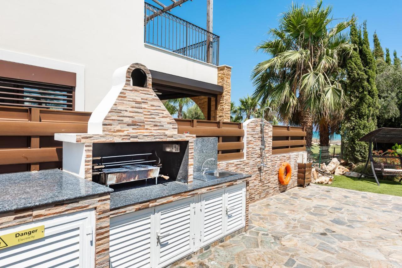 Sea Front Oceanus H3 By Ezoria Villas Ajía Nápa Eksteriør bilde
