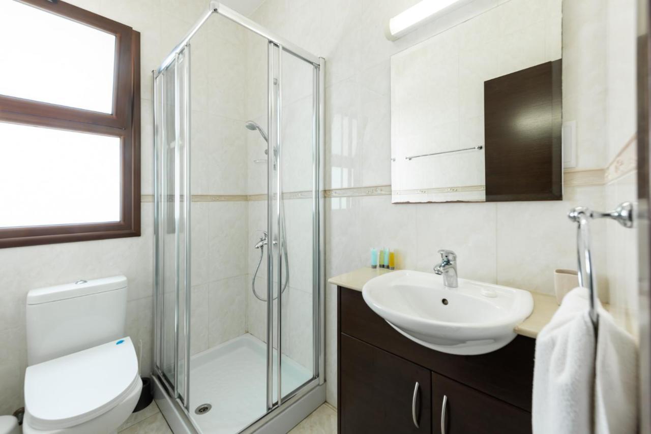 Sea Front Oceanus H3 By Ezoria Villas Ajía Nápa Eksteriør bilde