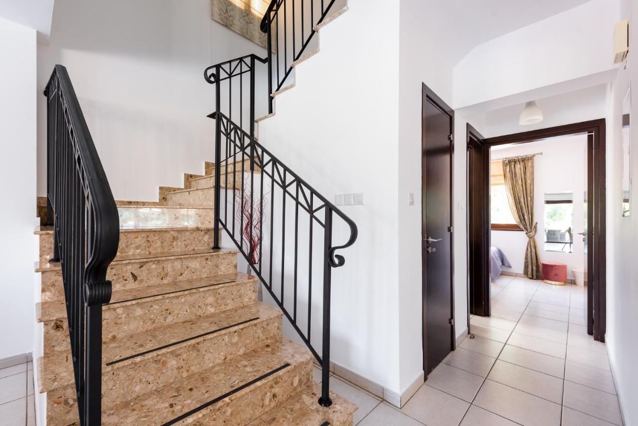 Sea Front Oceanus H3 By Ezoria Villas Ajía Nápa Eksteriør bilde