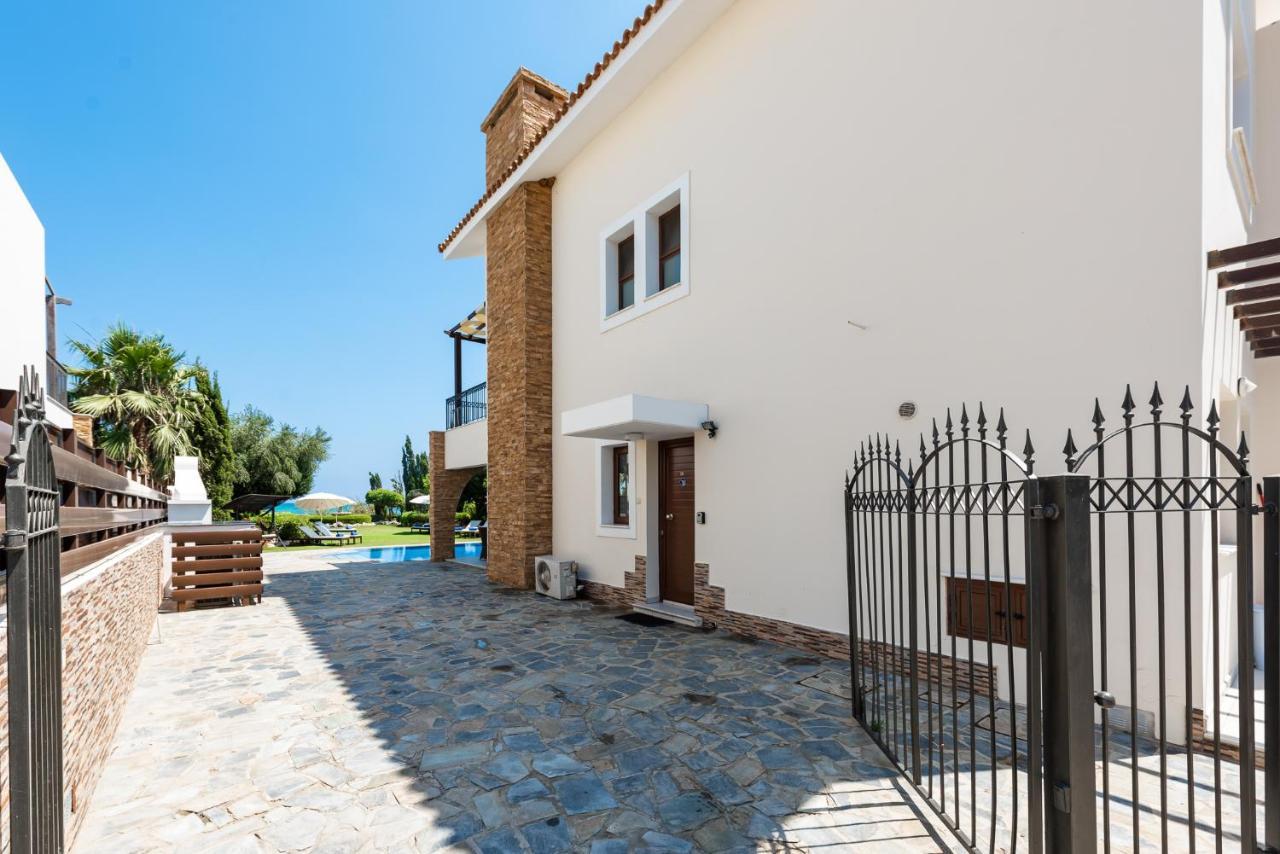 Sea Front Oceanus H3 By Ezoria Villas Ajía Nápa Eksteriør bilde