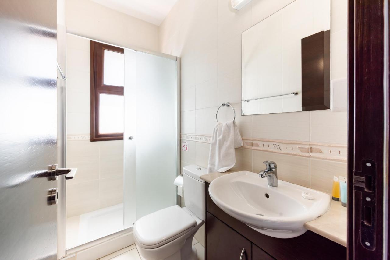 Sea Front Oceanus H3 By Ezoria Villas Ajía Nápa Eksteriør bilde