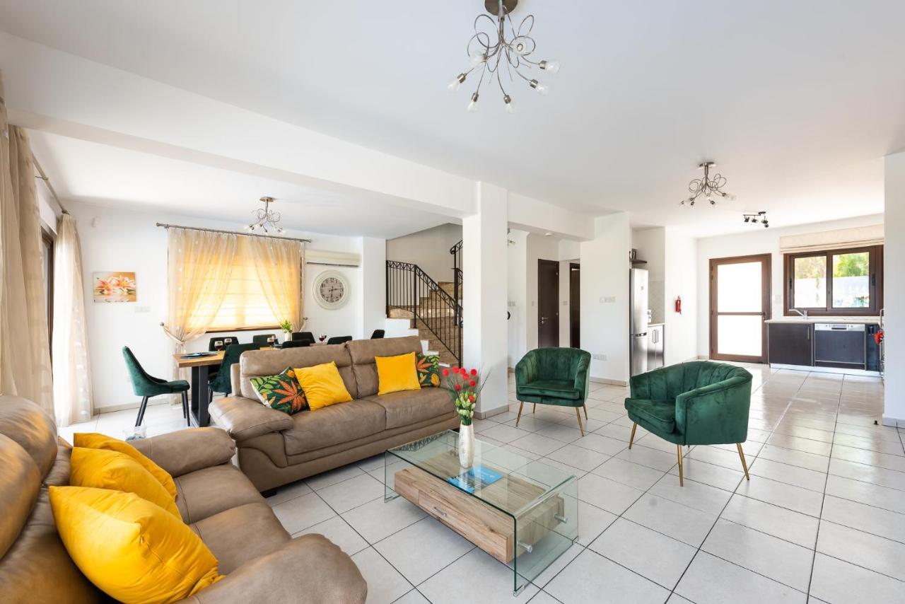 Sea Front Oceanus H3 By Ezoria Villas Ajía Nápa Eksteriør bilde