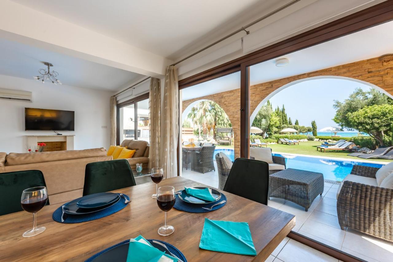 Sea Front Oceanus H3 By Ezoria Villas Ajía Nápa Eksteriør bilde