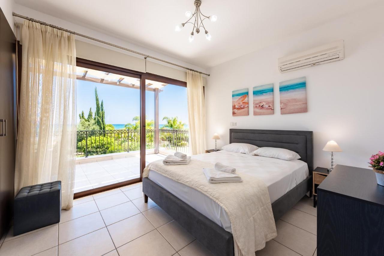 Sea Front Oceanus H3 By Ezoria Villas Ajía Nápa Eksteriør bilde