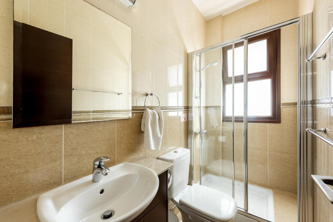 Sea Front Oceanus H3 By Ezoria Villas Ajía Nápa Eksteriør bilde