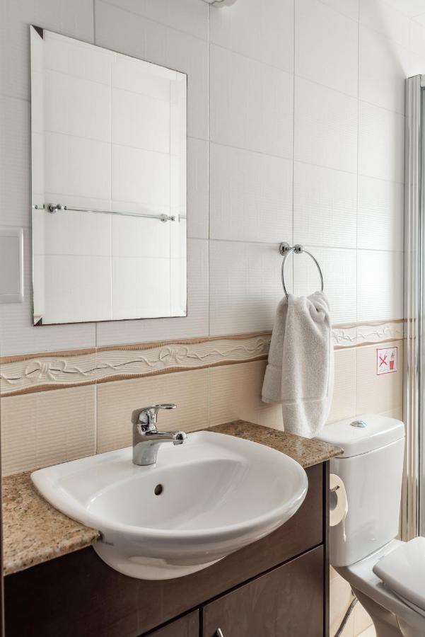 Sea Front Oceanus H3 By Ezoria Villas Ajía Nápa Eksteriør bilde