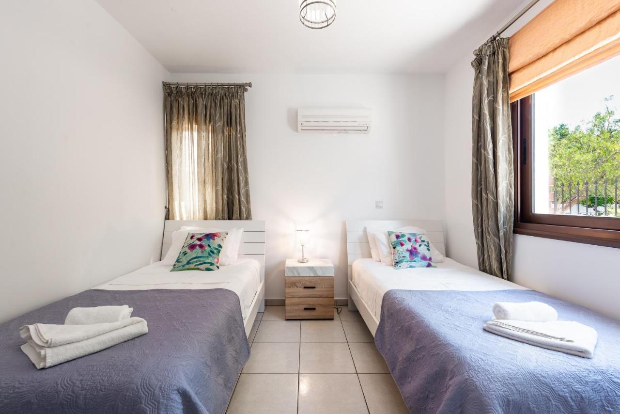 Sea Front Oceanus H3 By Ezoria Villas Ajía Nápa Eksteriør bilde