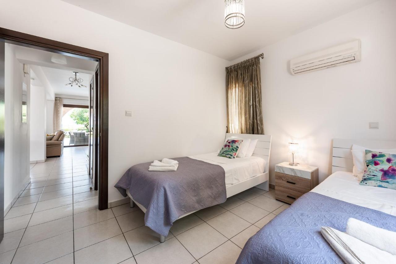 Sea Front Oceanus H3 By Ezoria Villas Ajía Nápa Eksteriør bilde